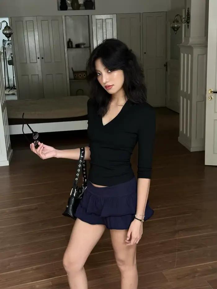Yedinas col en v Streetwear noir T-shirt femmes vêtements demi manches mode coréenne mince été hauts