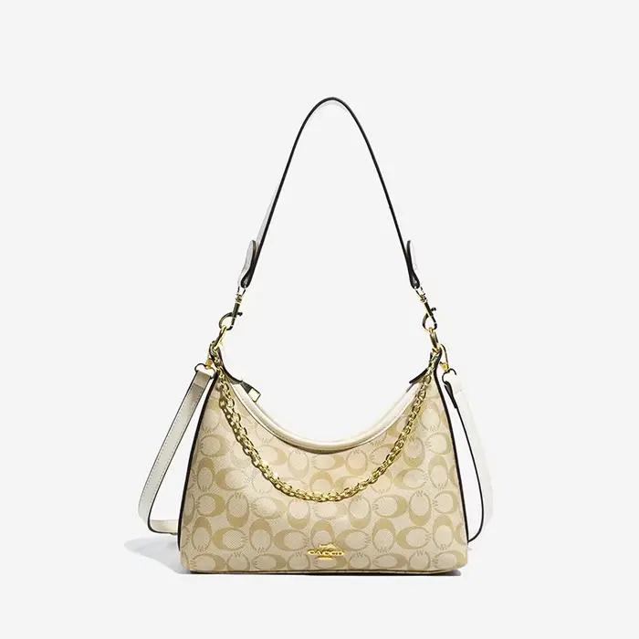 Sac à couches de luxe imperméable avec doublure spéciale qui garde les articles au sec et propres pa