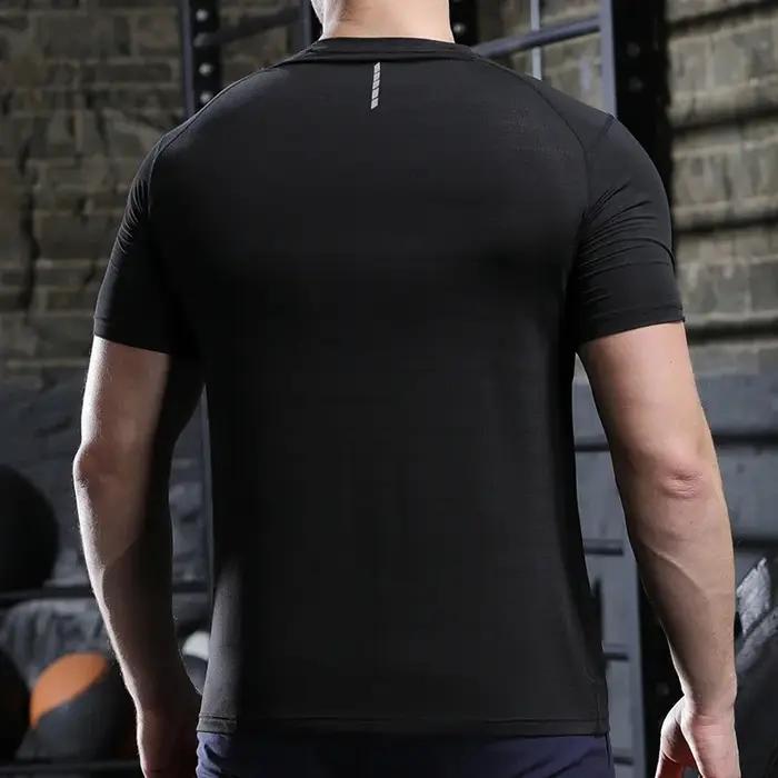 T-shirt sport mince pour hommes haut fitness musculeux sec et ajusté pour course à pied entraînement salle de sport fitness musculation confortable et performant