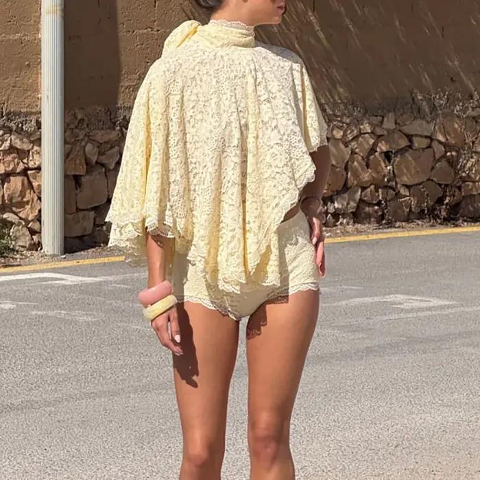 Ensemble de plage sexy pour femme : Haut licou à manches chauve-souris et short
