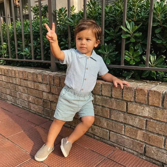 Tenue 2 pièces barboteuse rayée à manches courtes et col rabattu avec short à taille élastique pour bébé garçon occasions familiales et spéciales