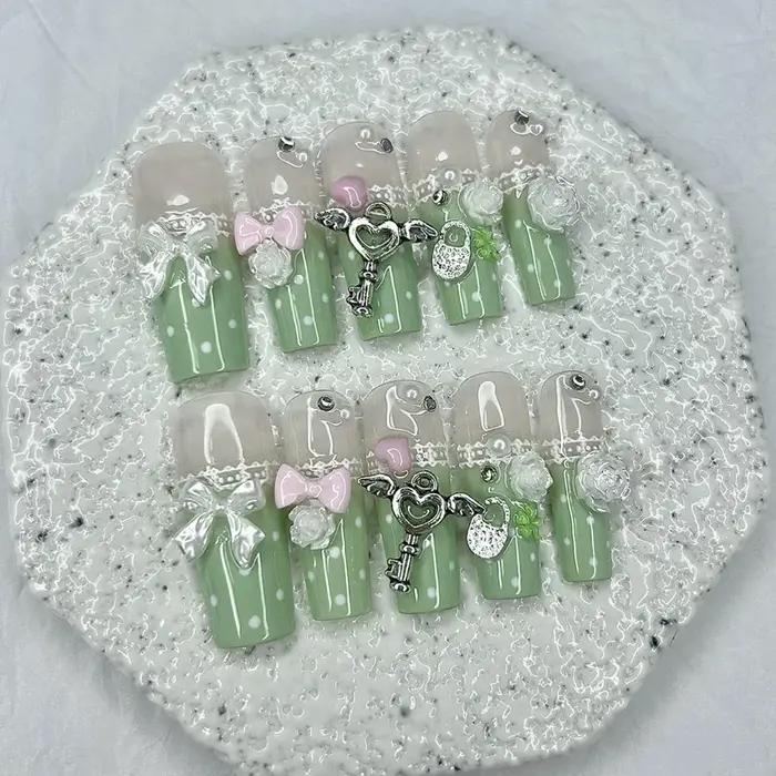 Y2K Vintage Gyaru français dentelle longue à la main presse sur les ongles arc perle à pois trèfle f