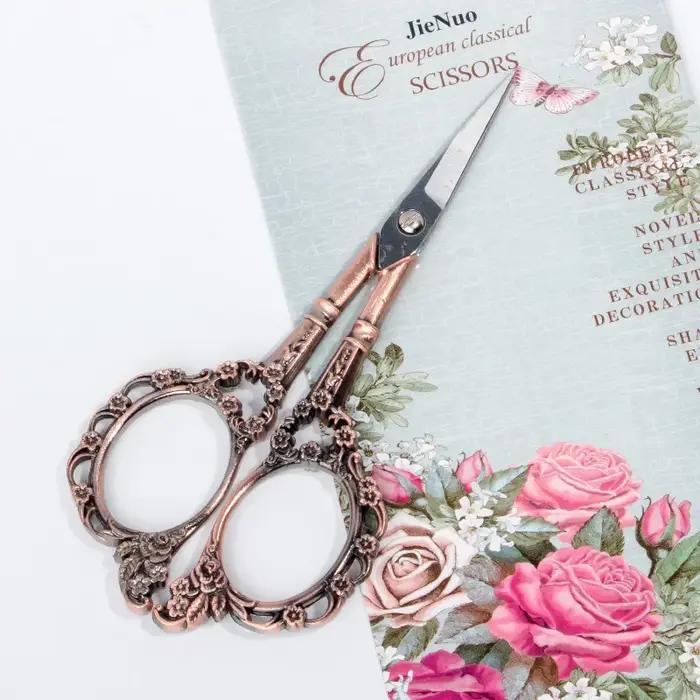 Ciseaux de style vintage classique pour nail art, fil à coudre, tissus et artisanat à la maison
