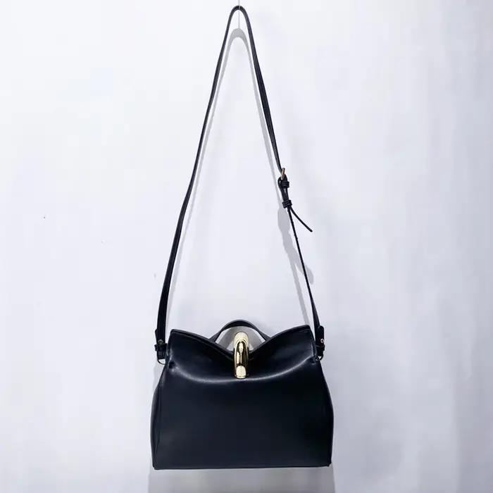 Boucle en métal décoration fourre-tout sacs à poignée supérieure pour femmes sac à main et sac à mai