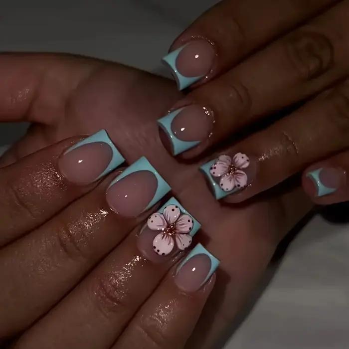 24 pièces Simple blanc français faux ongles Art mignon fleur conception