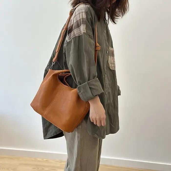Sac à main pour femme Johnature 2026 Automne Nouveau en cuir véritable Sac rétro en cuir de vache so