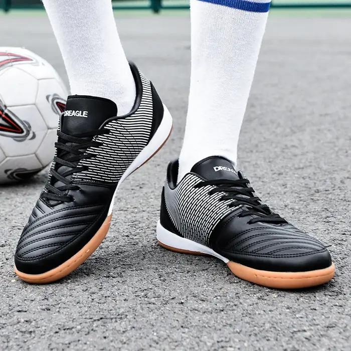 Crampons de Football en salle pour hommes, chaussures de Futsal professionnelles antidérapantes, bot