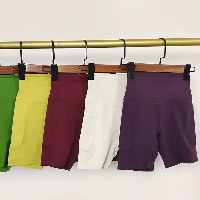 Short de Yoga taille haute pour femmes, avec poches latérales, longueur quater pour le cyclisme, le
