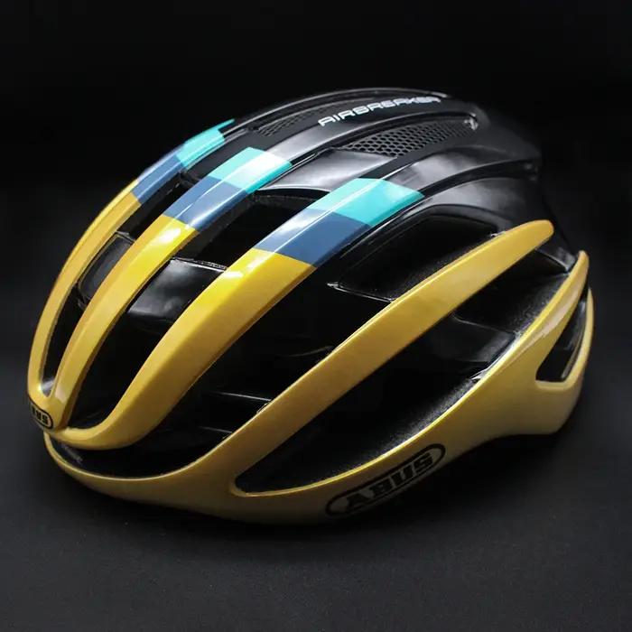 Casque de cyclisme sur route rouge pour hommes et femmes, équipement de sécurité robuste pour sport de plein air et VTT, idéal pour courses et randonnées