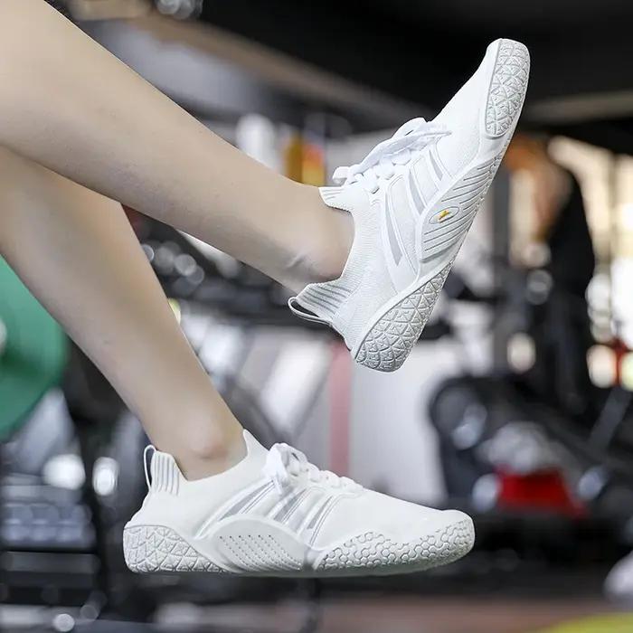Chaussures de sport légères pieds nus, baskets de sport à semelle souple avec maille respirante pour