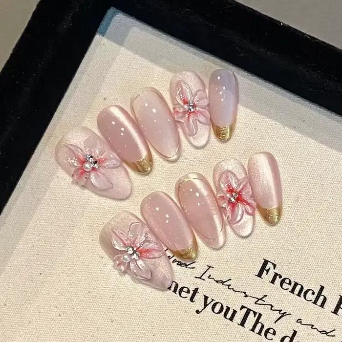 24 faux ongles à presser de longueur moyenne, forme amande, motif floral 3D ondulé, couverture compl