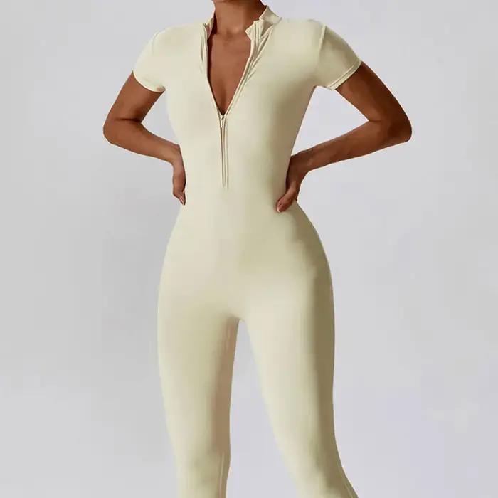 Combinaison yoga une piece fermeture eclair manches courtes push up fitness femme moderne design elastique haute qualité tissu stretch bien etre activites sportives occassions speciales