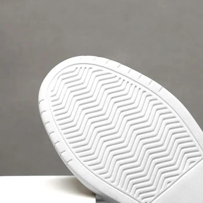 Chaussures de skateboard légères pour femmes, baskets de sport blanches et noires