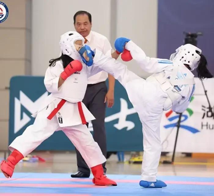 Protection de poitrine SMAI épaisse WKF pour karaté compétition sécurité torse liberté de mouvement matériaux durables respirants