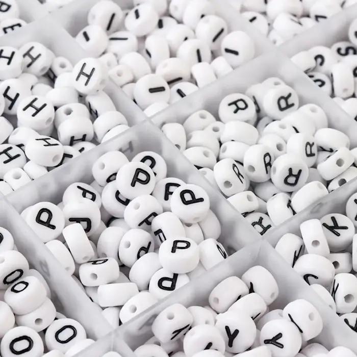 1200 pièces de perles rondes avec lettres pour la fabrication de bijoux, avec ligne de cristal, Kits
