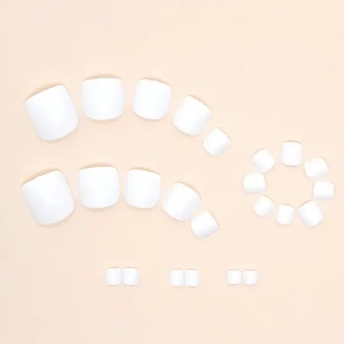 120 pièces améliorent instantané votre look avec un ensemble de faux ongles courts carrés blancs à c