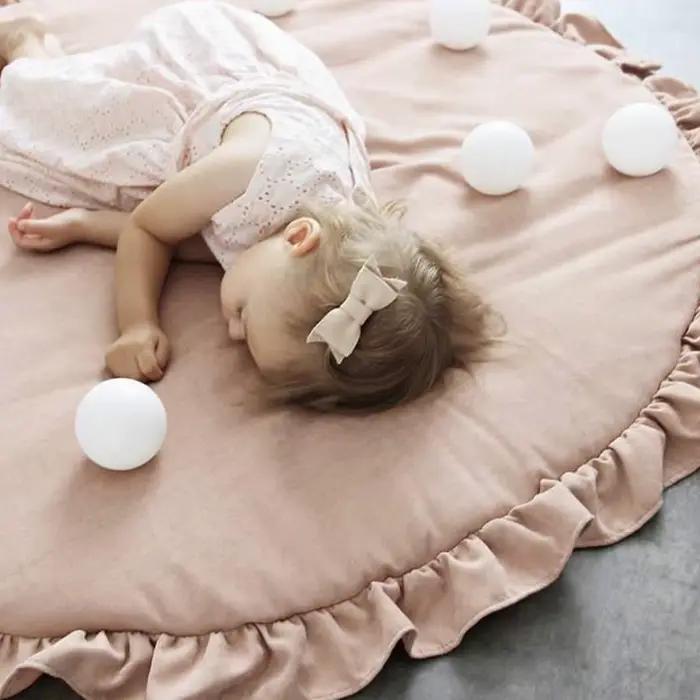 Tapis de jeu pour bébé en coton doux avec dentelle pour chambre d'enfant et pépinière occasions spéciales pour le développement moteur et créatif de bébé