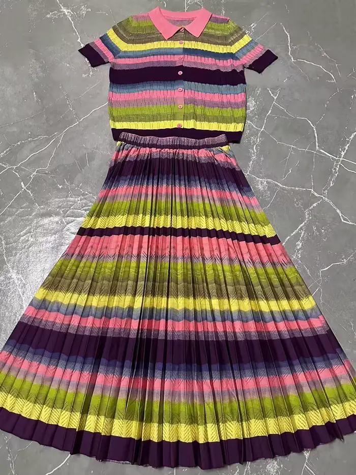 Ensemble deux pièces tricoté élastique rayé couleur rétro : cardigan et jupe plissée ample – Collect
