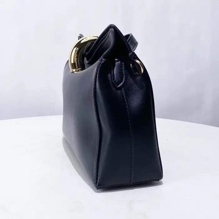 Boucle en métal décoration fourre-tout sacs à poignée supérieure pour femmes sac à main et sac à mai