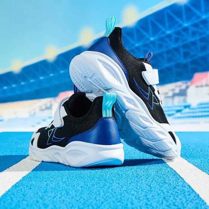 Chaussures de course pour enfants garçons avec fermeture Velcro maille respirante conception robuste pour activités sportives et jeux extérieurs automne et hiver