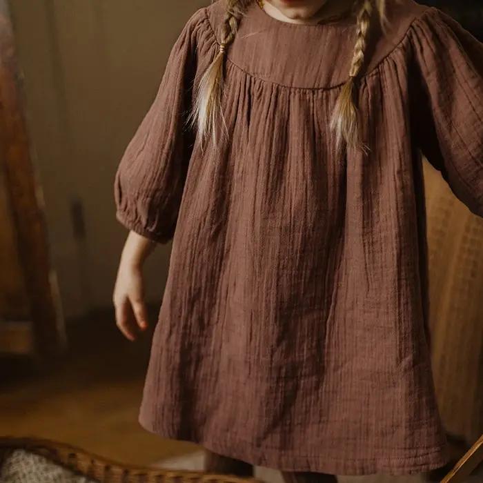 Robe plissée en mousseline de coton à col rond pour filles, nouvelle collection automne 2026, style
