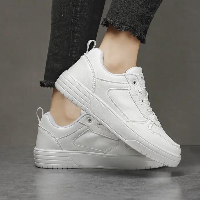 Chaussures de skateboard légères pour femmes, baskets de sport blanches et noires