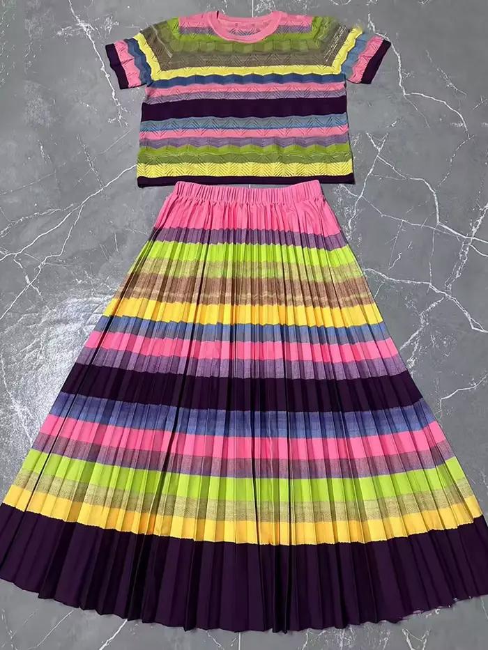 Ensemble deux pièces tricoté élastique rayé couleur rétro : cardigan et jupe plissée ample – Collect