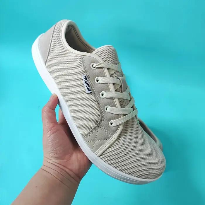 Chaussures de course pour hommes avec semelles souples pieds légers et larges adaptés aux hommes et