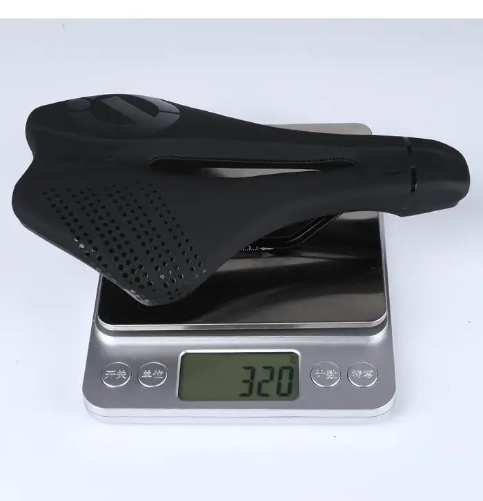 Selle de vélo PU confortable pour route et montagne antidérapante absorbant les chocs coussin pièces de vélo occasionnels et cadeaux pour cyclistes