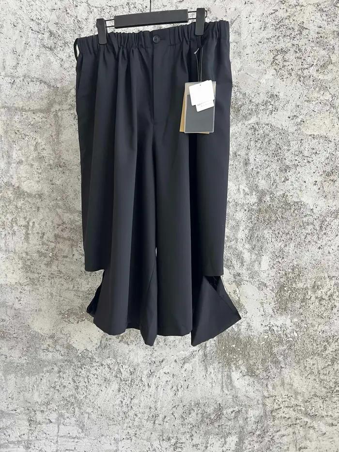 Bermuda en laine TOP-YAMAMOTO, une niche de style japonais avec un vêtement de travail à taille étir