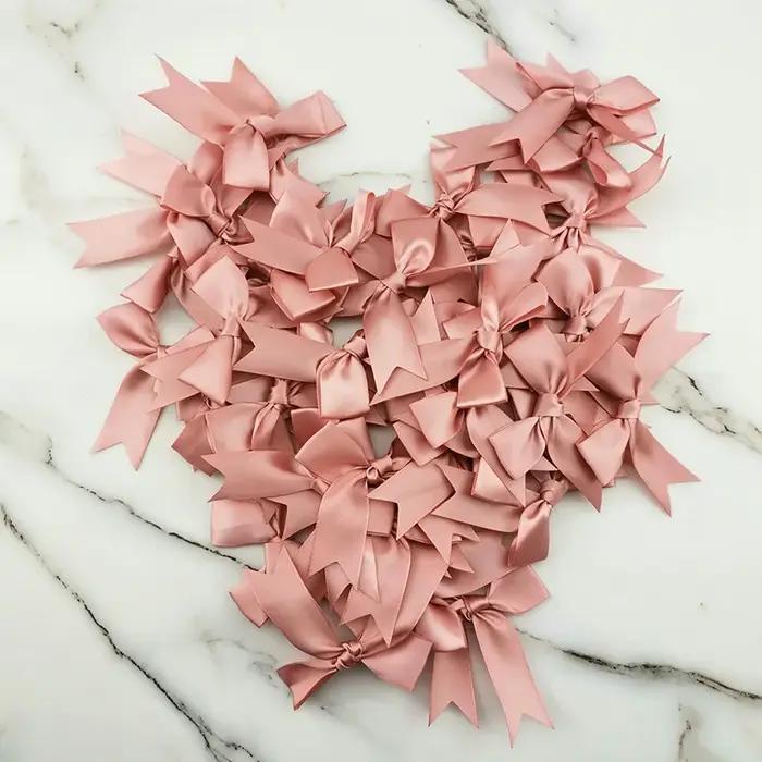 (50 pièces/paquet) 85*85mm ruban rose frais nœuds de petite taille ruban de Satin nœud fleur artisan