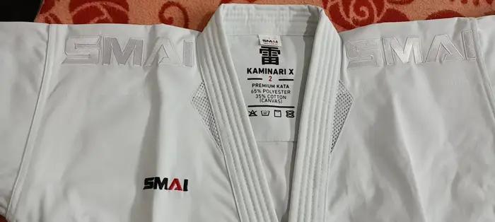 Karategi SMAI 14OZ PREMIUM KAMINARI X - Uniforme officiel WKF approuvé pour compétition Kata