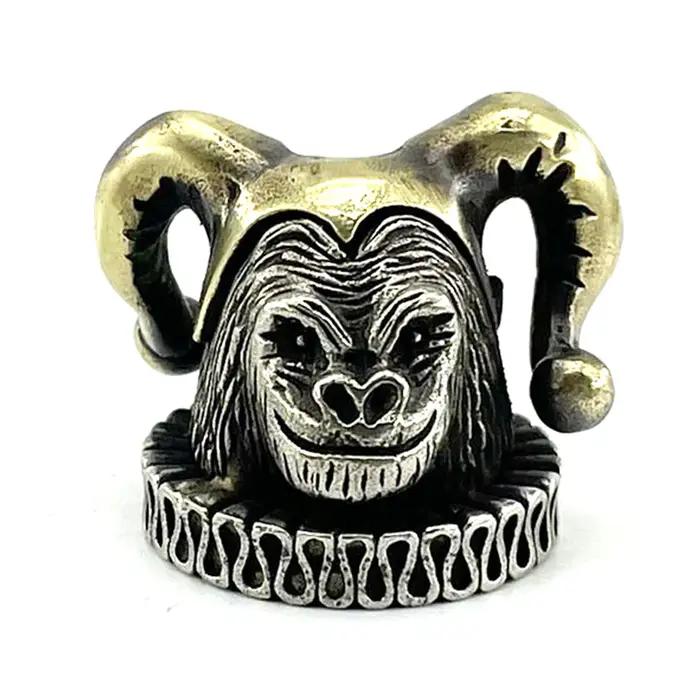 Lanière tissée de perles de couteau de figurines de Hannib en laiton