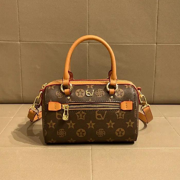 Sac à langer élégant en cuir, design classique, sac bandoulière décontracté pour femme, grande capac