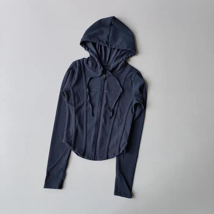 Manteau de fitness pour femmes cardigan à capuche sportif pour yoga running et activités physiques occasionnelles de fitness durable et élégant