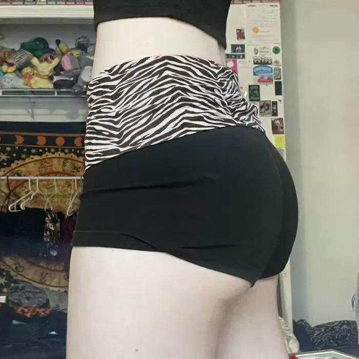 SUCHCUTE décontracté imprimé zèbre élastique Shorts femme maigre taille basse Mini court Y2K Harajuk