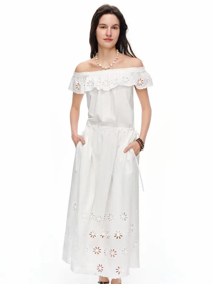 Robe DUSHU florale à épaules dénudées avec broderie et lacets, blanche, coupe trapèze amincissante,