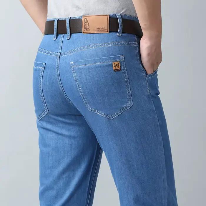 Nouveau Jean Slim Droit Homme en Soie Glacée Légère Bleu Clair Printemps-Été 2026 – Pantalon en Deni