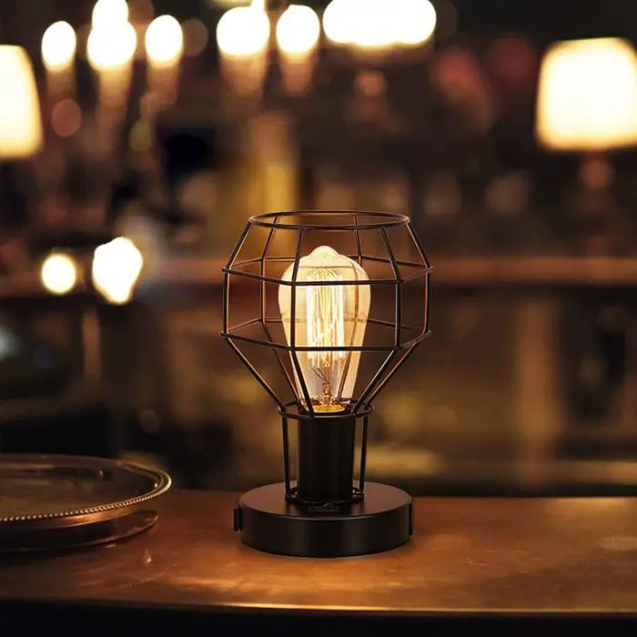 Petite lampe de table industrielle avec port de charge USB, lampe de bureau vintage avec prise pour