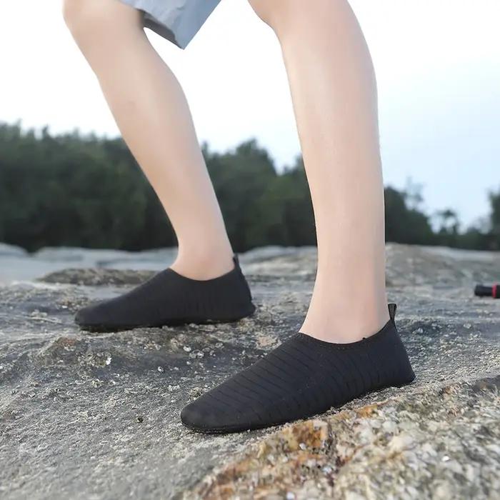 Hommes femmes Sports nautiques pieds nus Aqua chaussures unisexe natation en plein air chaussures de